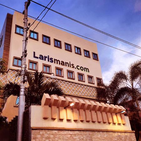 Hotel Syariah Larismanis Semarang Extérieur photo