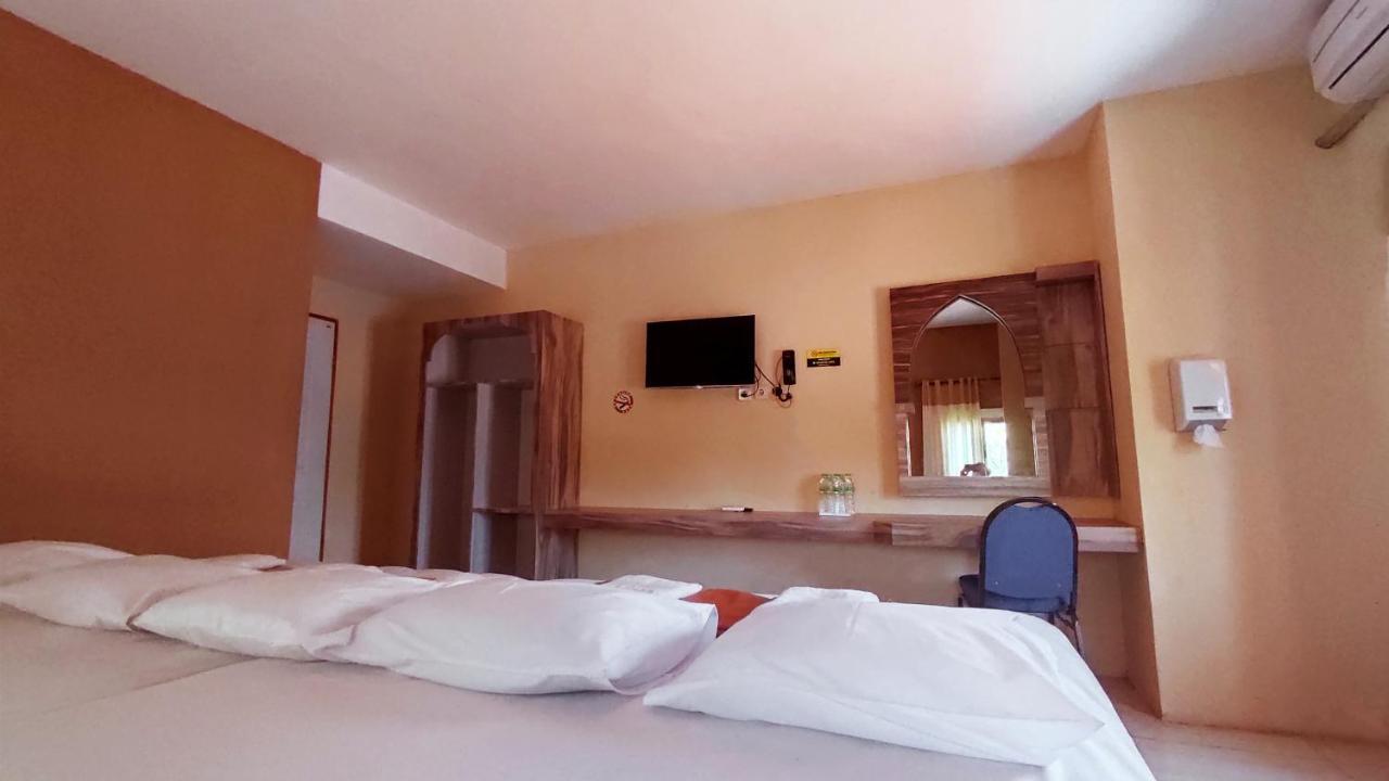 Hotel Syariah Larismanis Semarang Extérieur photo