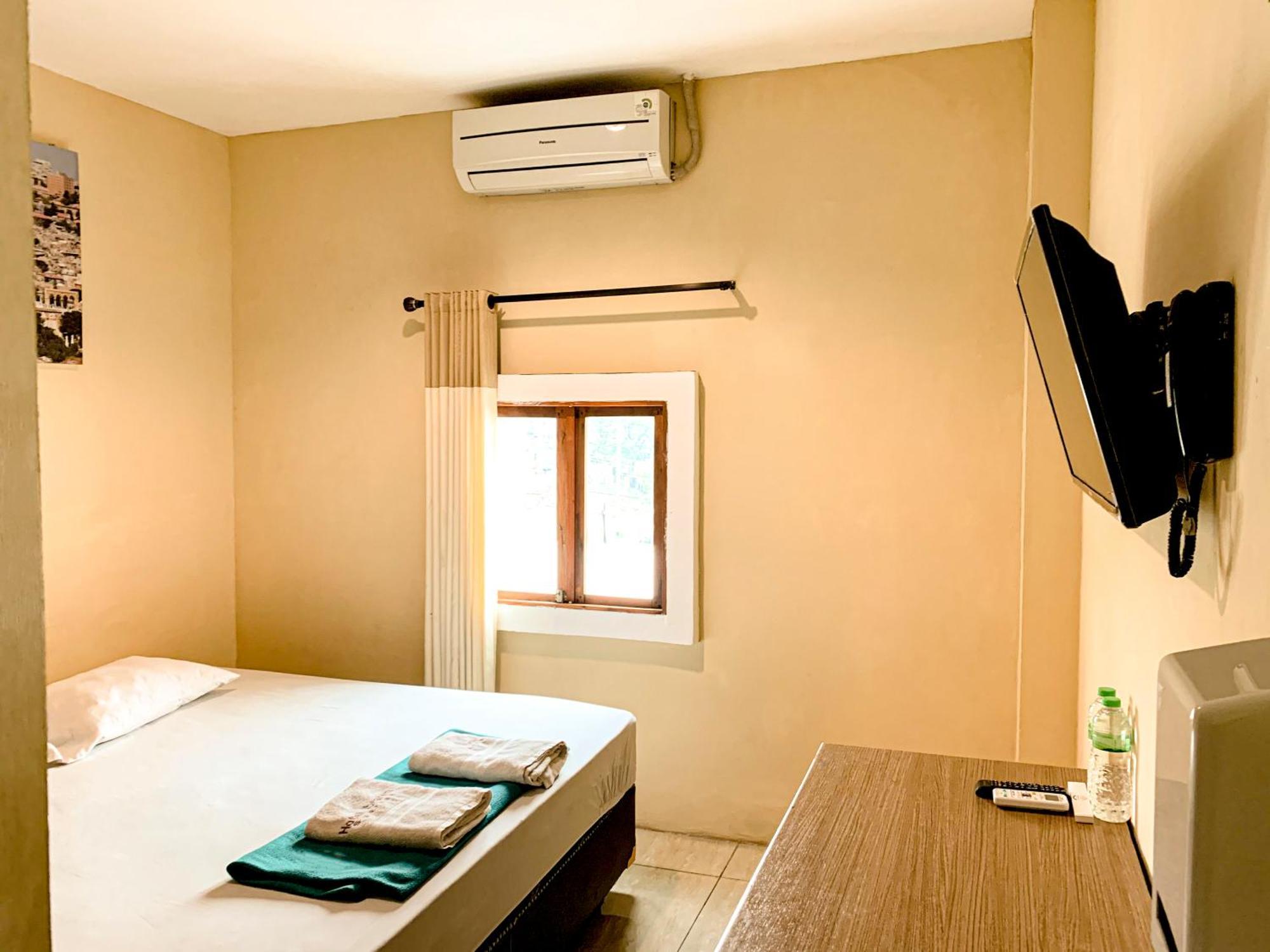 Hotel Syariah Larismanis Semarang Extérieur photo