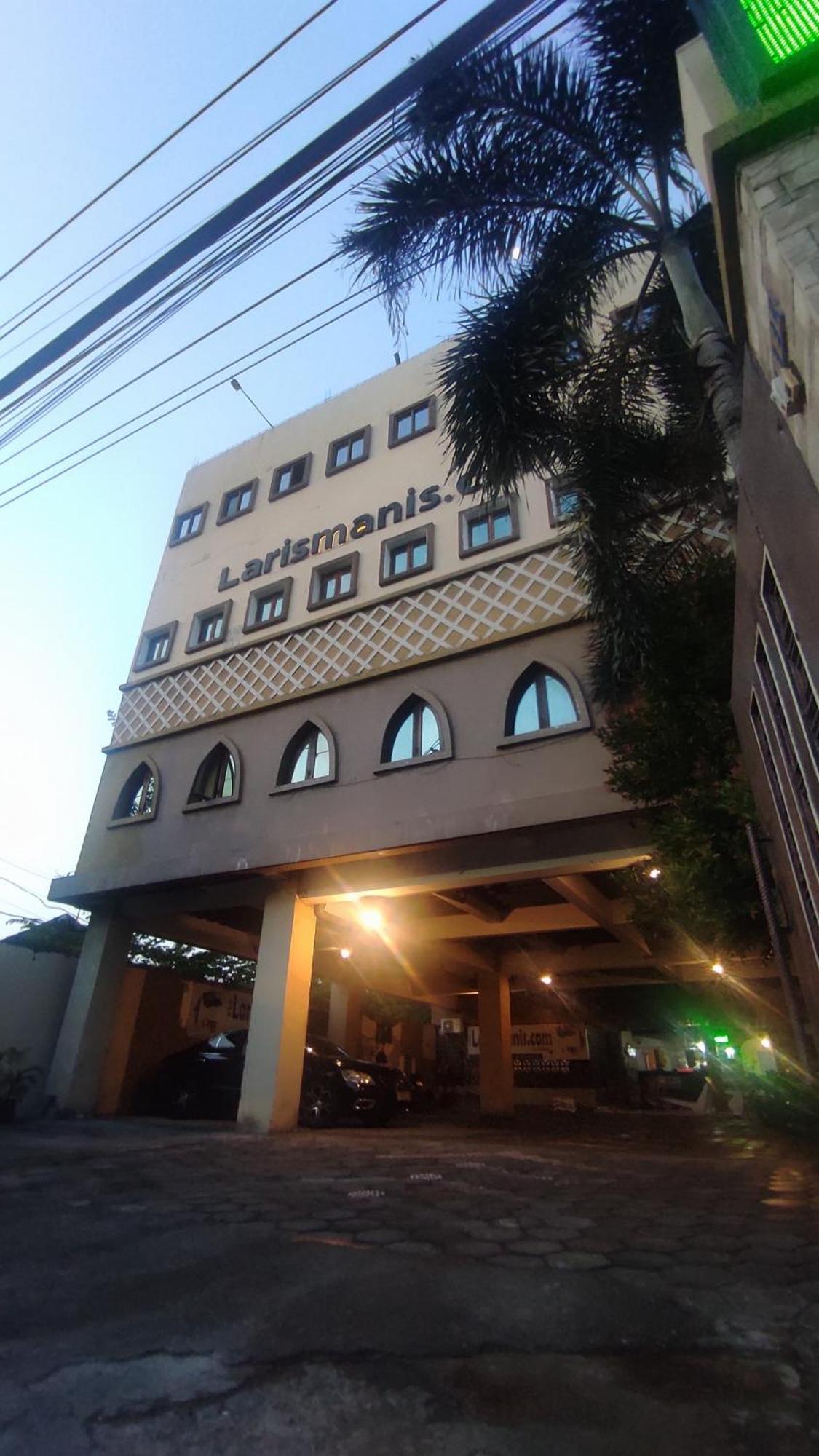 Hotel Syariah Larismanis Semarang Extérieur photo