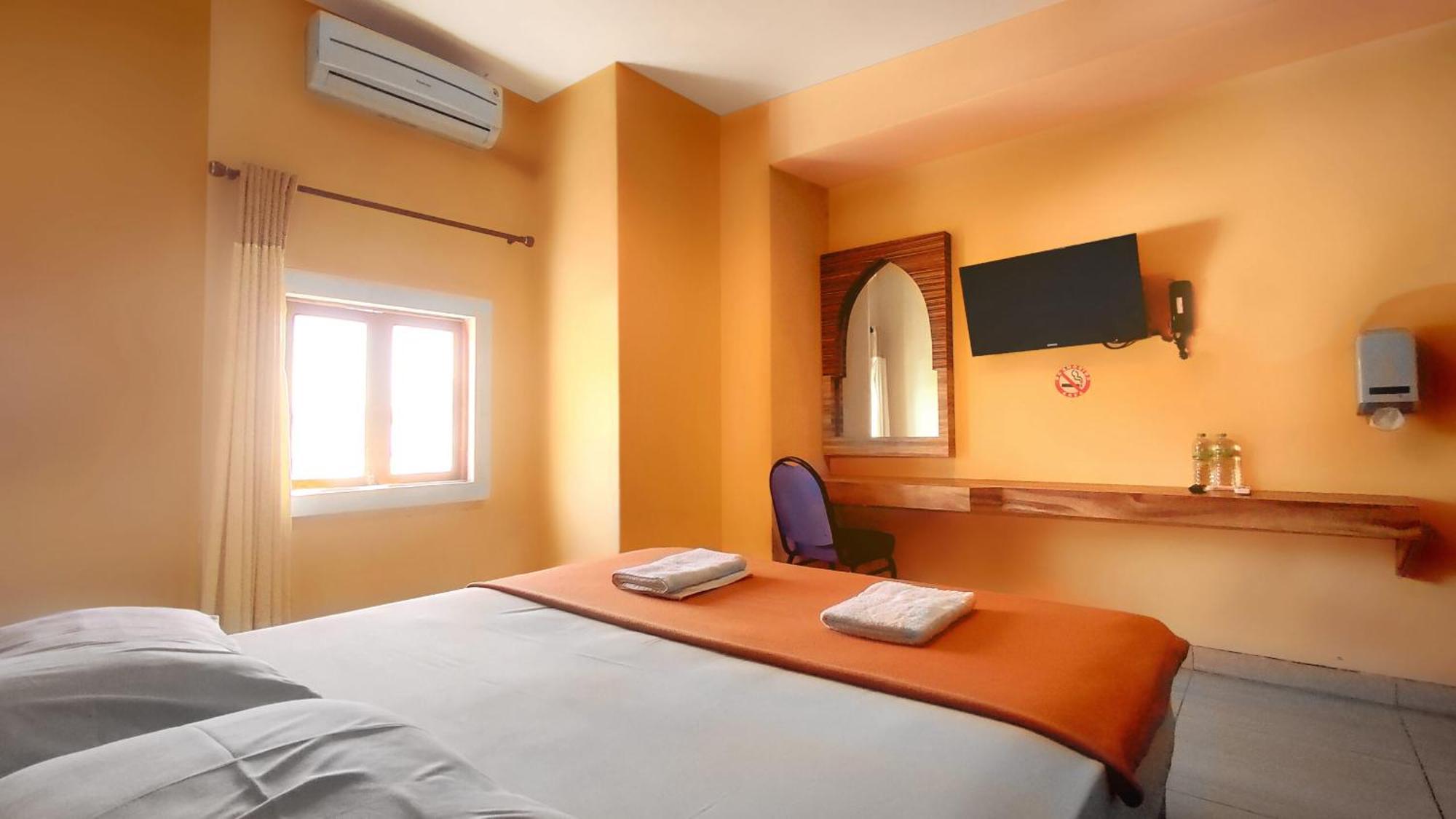 Hotel Syariah Larismanis Semarang Extérieur photo